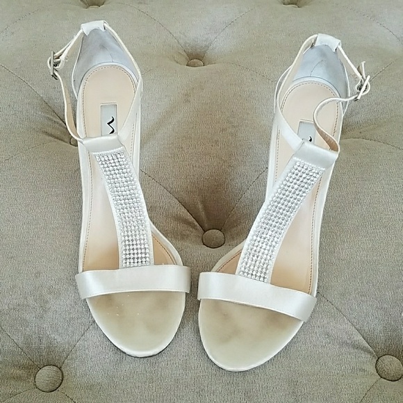 Ivory & crystal shoe - Picture 1 of 4